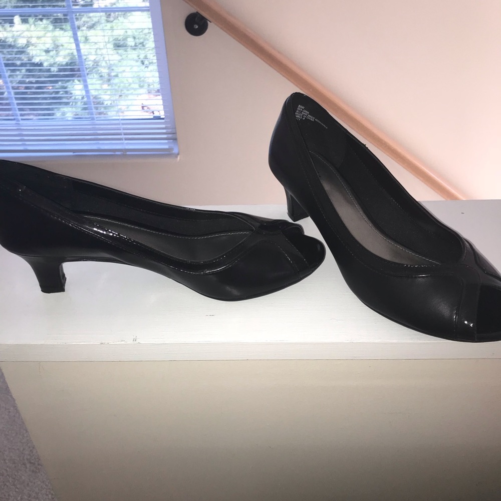 NWOT black peep toe heel.